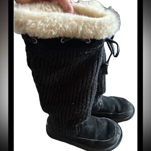 UGG Black Leather Womans Boots Size 5 Suburb Crochet W 5124